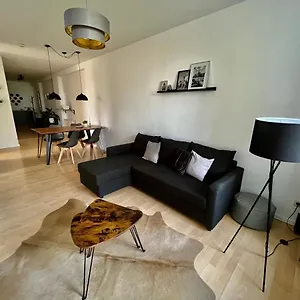 https://purer-luxus-mit-2-schlafzimmern-balkon-und-privat-parkplatz.bestleipzighotels.com