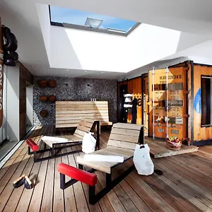25hours-hotel-altes-hafenamt.hamburg-hotels-de.com/